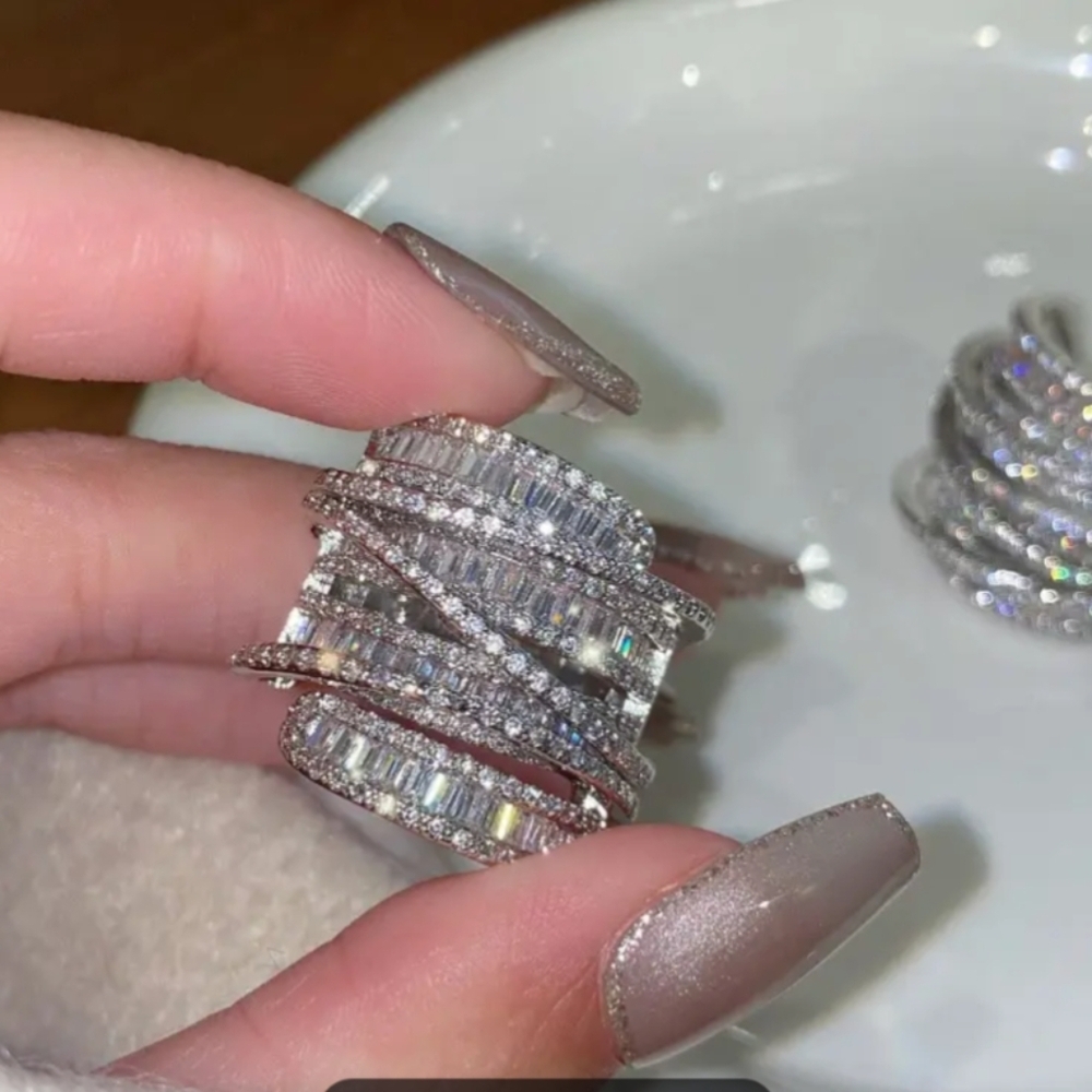 Elegant Silver Fashion Crystal Women's Ring NIP - Picture 1 of 5